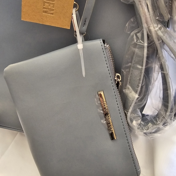 Steve Madden Backback Style Bag or Purse *RARE* Includes Extra Pouch **NWT** - Picture 7 of 10